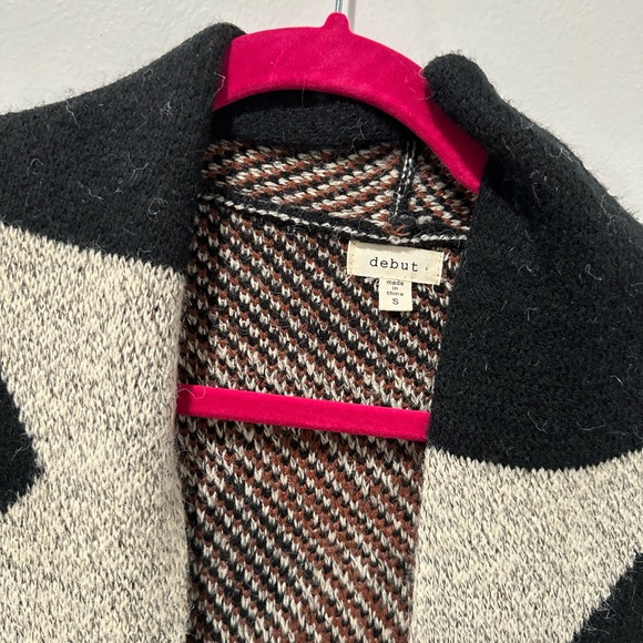 Cardigan - Picture 2 of 4